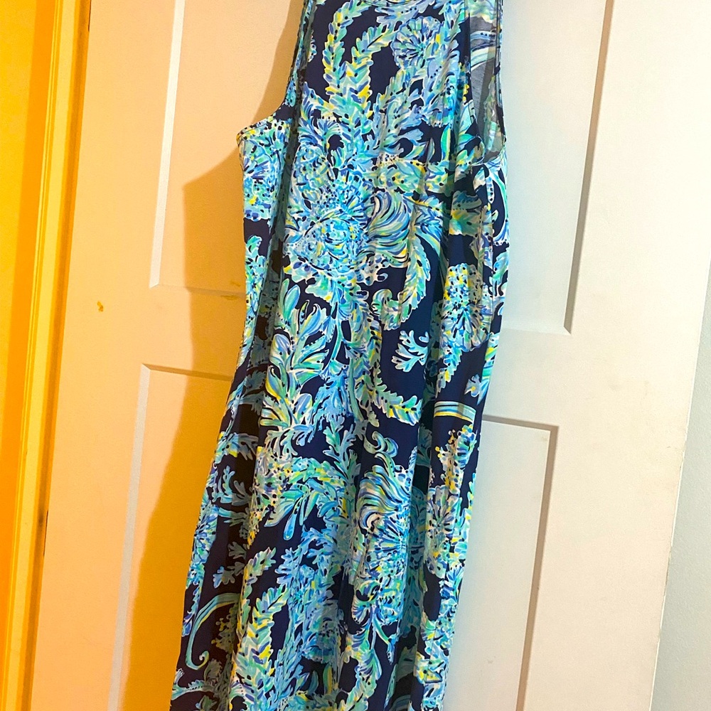Beautiful little Pulitzer dress ready for the summer gives beach vibes:)